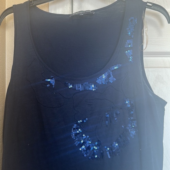 Jones New York sleeve less, navy blue blouse, with sequins design, beautiful - Picture 7 of 8